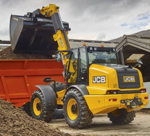 2025 JCB TM420
