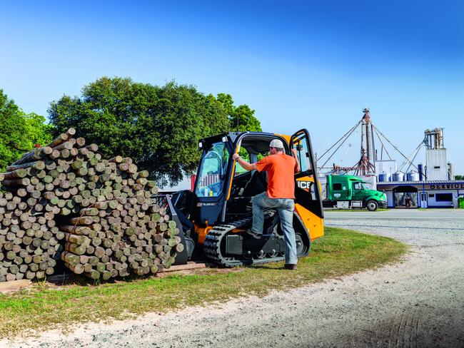 2TS-7T COMPACT TRACK LOADER