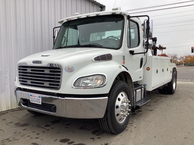 FREIGHTLINER BUSINESS CLASS M2 106