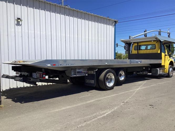 FREIGHTLINER BUSINESS CLASS M2 106