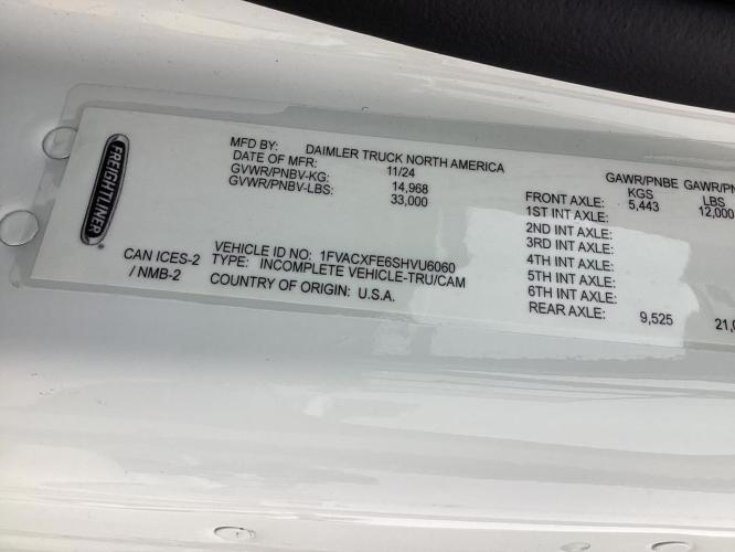 FREIGHTLINER BUSINESS CLASS M2 106 PLUS