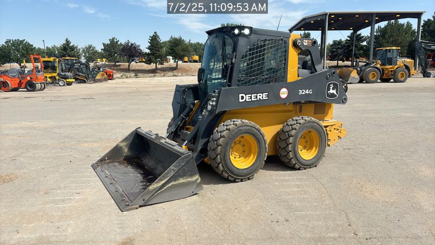 John Deere 324G