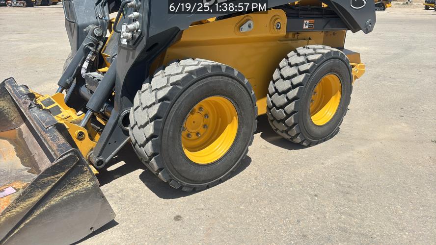 John Deere 330G