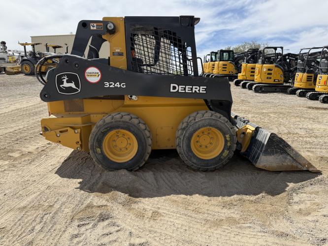 John Deere 324G