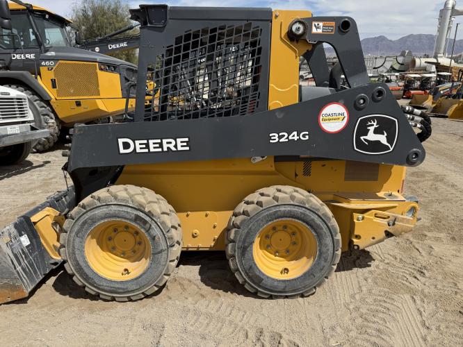 John Deere 324G