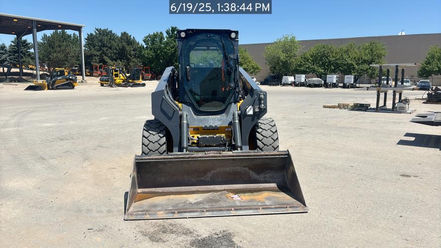 John Deere 330G