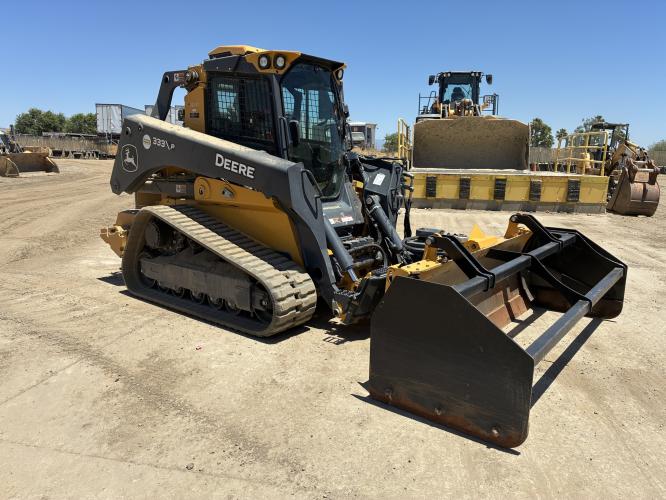 John Deere 333 P