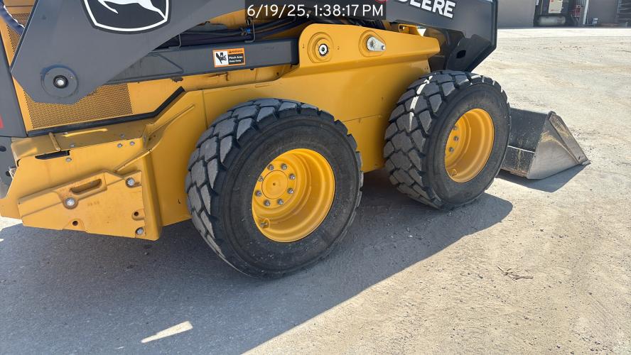 John Deere 330G