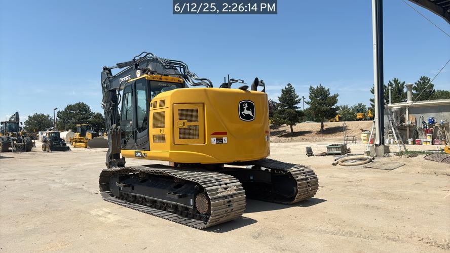 John Deere 245 P
