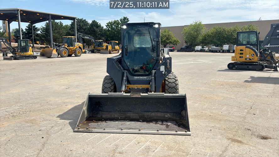 John Deere 324G