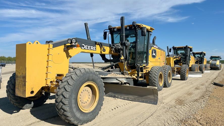 John Deere 672GP