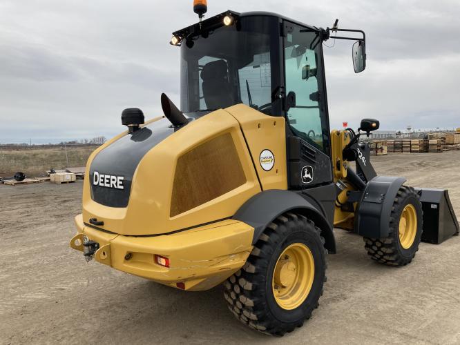 John Deere 324L