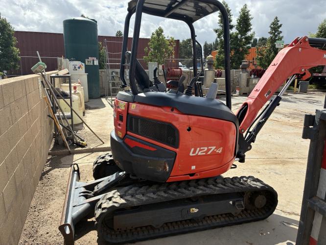 Kubota U27-4