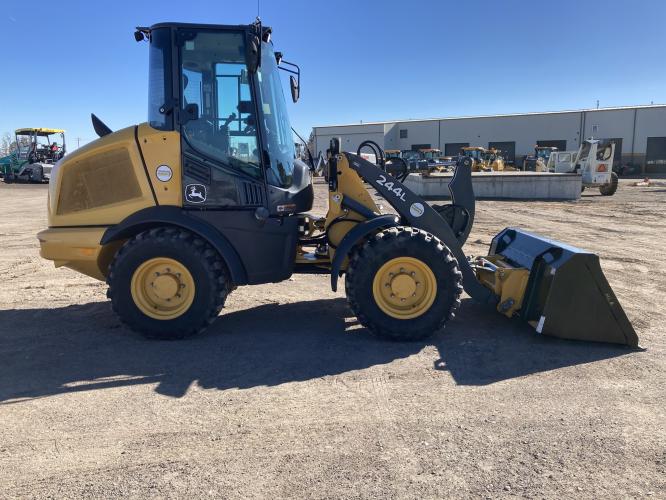 John Deere 244L