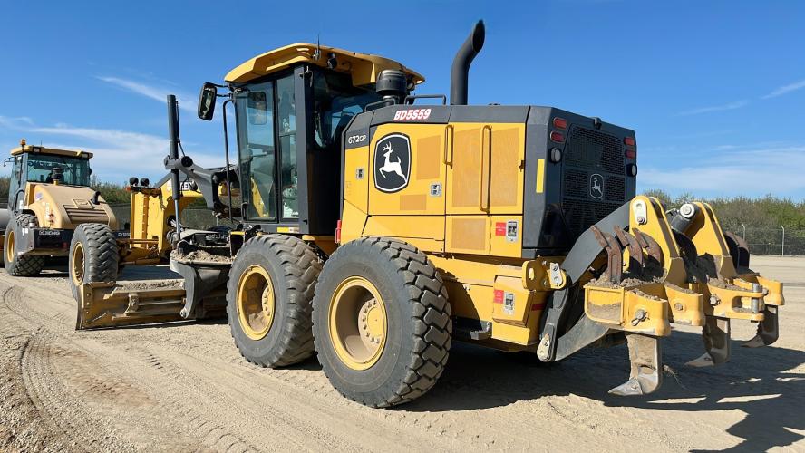 John Deere 672GP