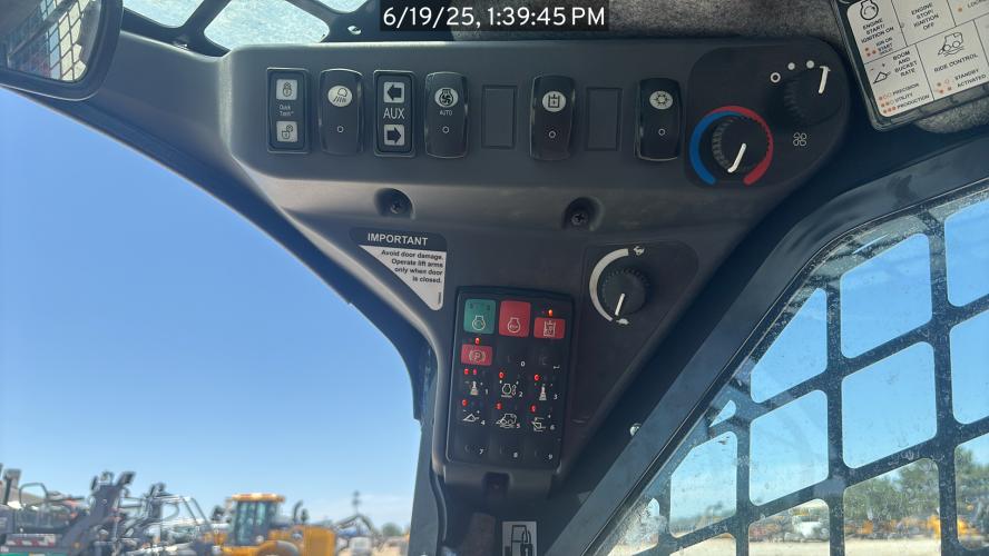John Deere 330G