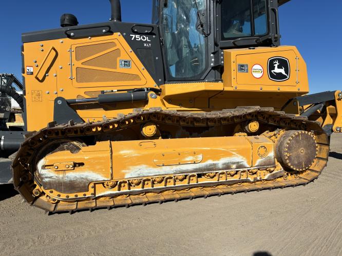 John Deere 750L