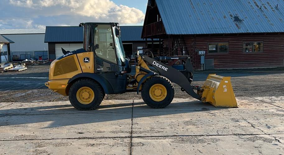 John Deere 324L