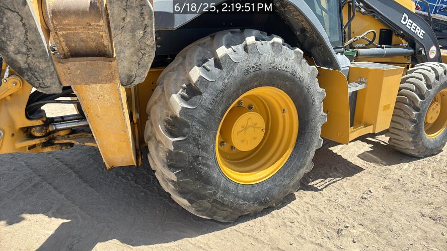 John Deere 320 P