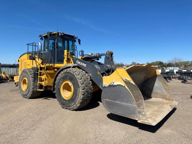 John Deere 824 P
