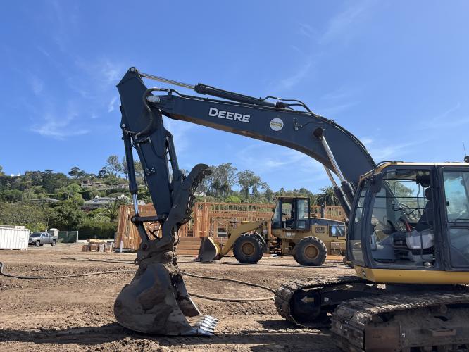 John Deere 210G LC