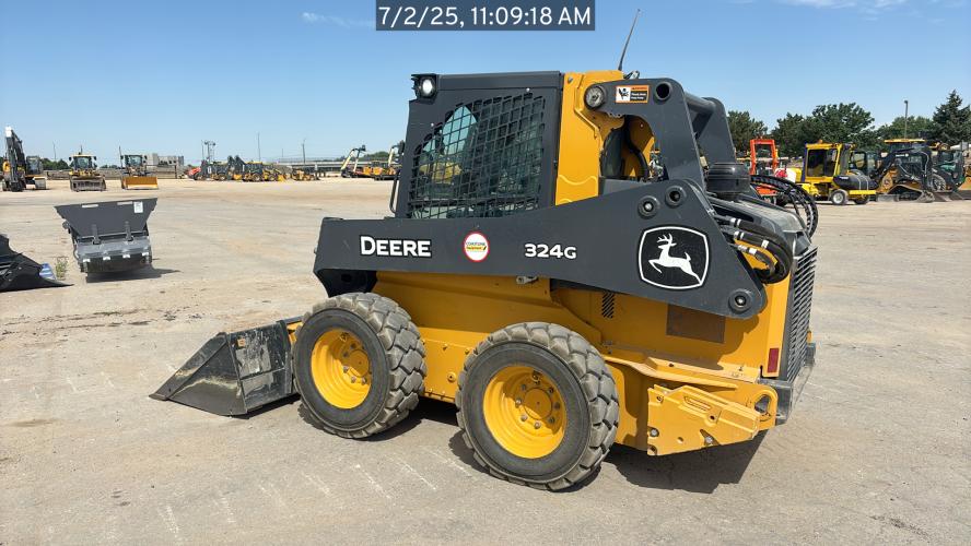 John Deere 324G