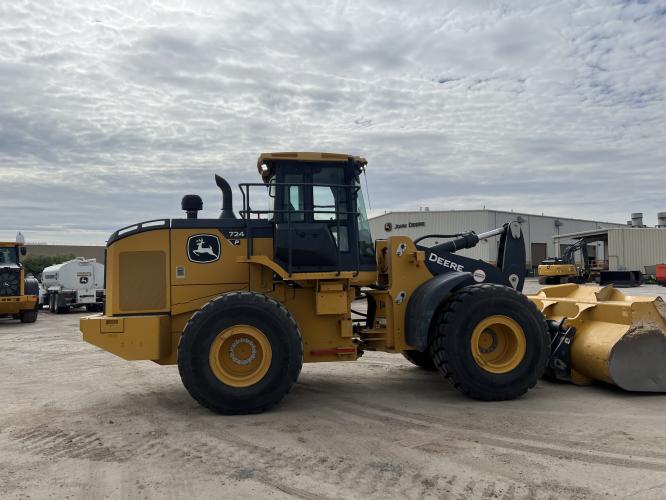 John Deere 724 P