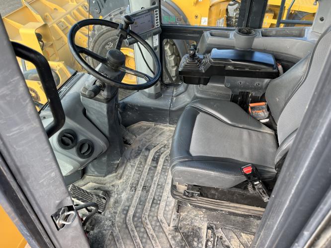 John Deere 824 P