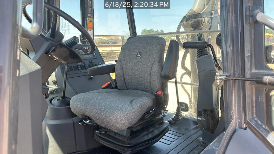 John Deere 320 P