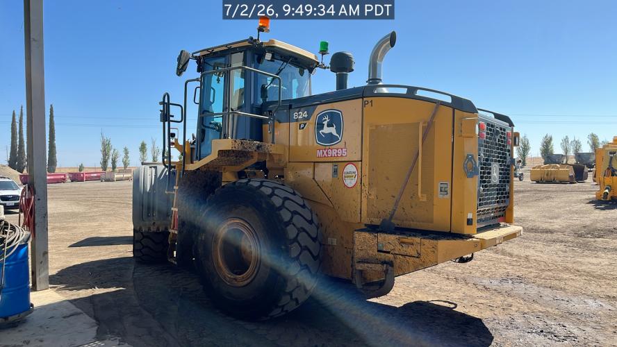 John Deere 824 P