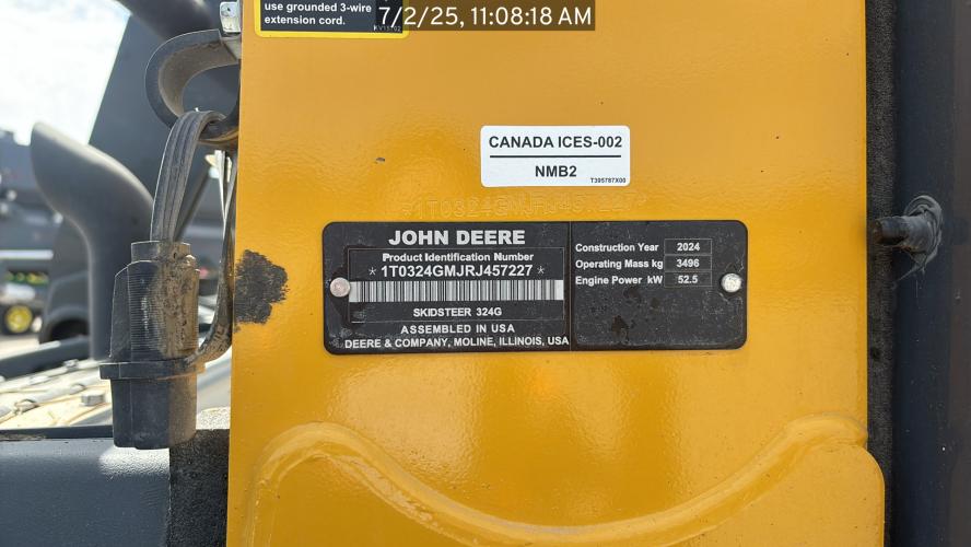 John Deere 324G