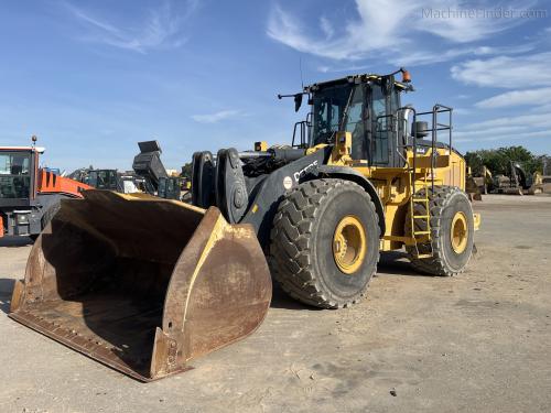 2023 John Deere 844 P