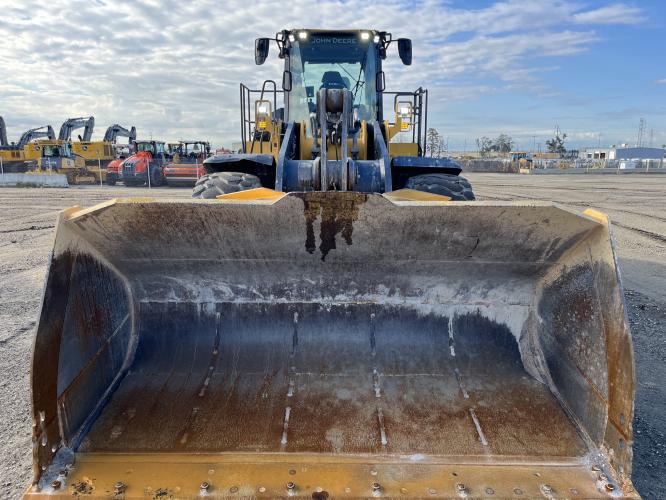John Deere 824 P