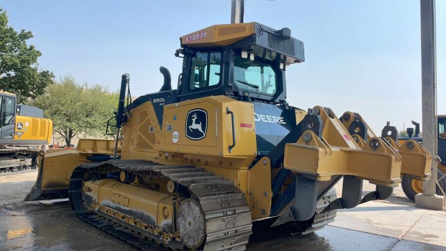 John Deere 850L WLT