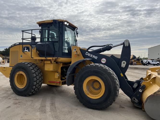 John Deere 724 P