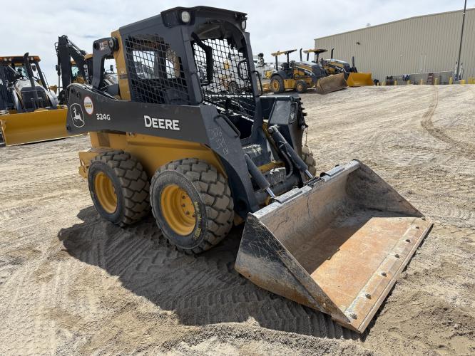 John Deere 324G