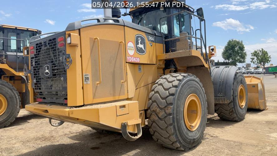 John Deere 744 P