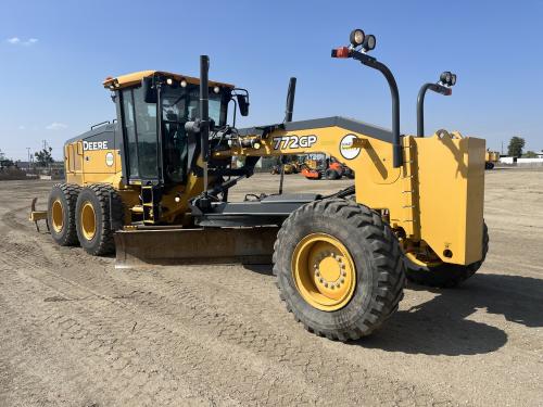 2018 John Deere 772GP