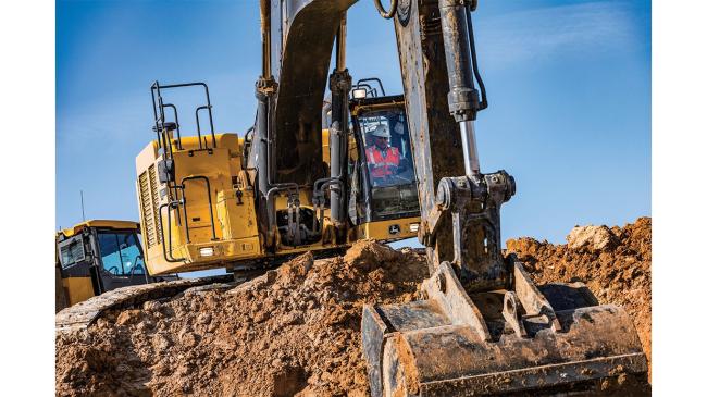 670 P-Tier Large Excavator