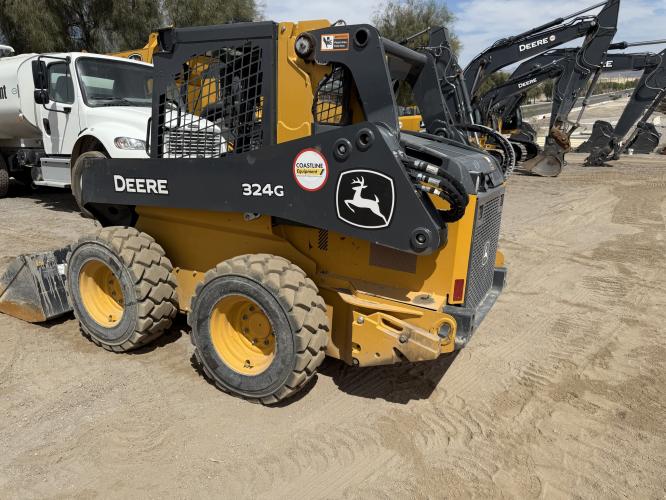 John Deere 324G