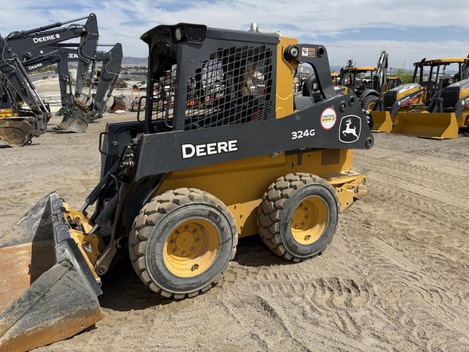 John Deere 324G