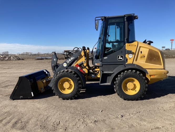 John Deere 244L