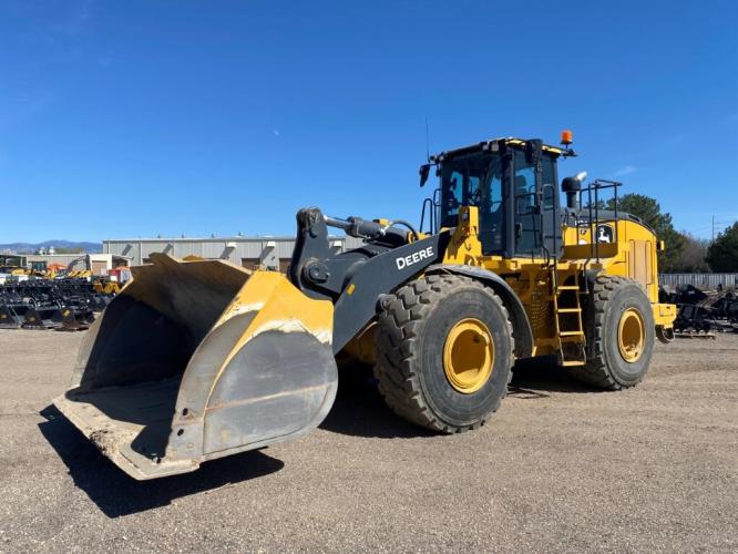 John Deere 824 P
