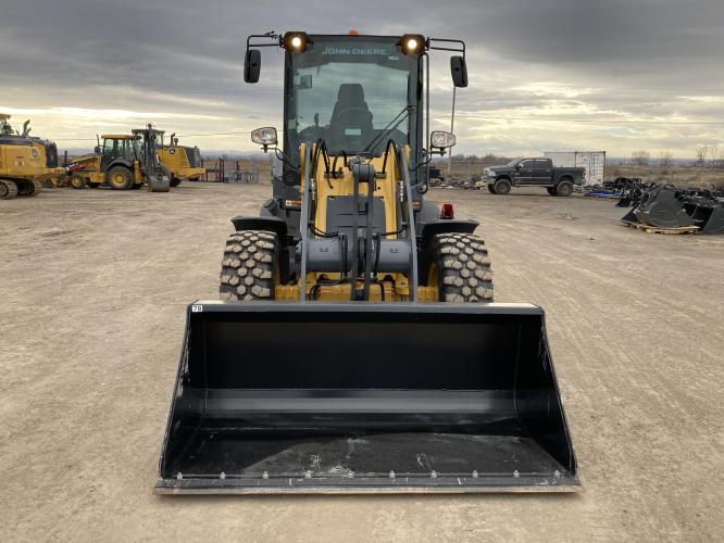 John Deere 324L