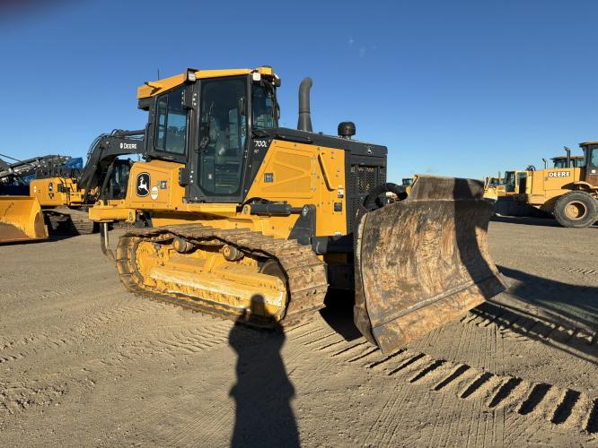 John Deere 700L