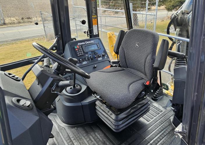 John Deere 320 P