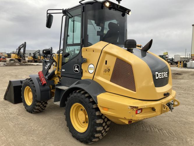 John Deere 324L