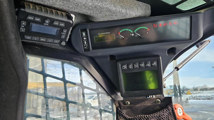 John Deere 332G
