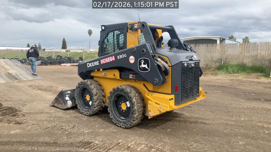 John Deere 330G