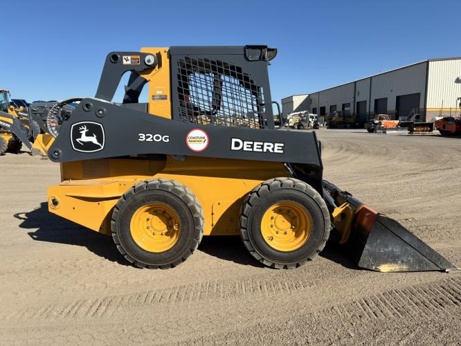 John Deere 320G